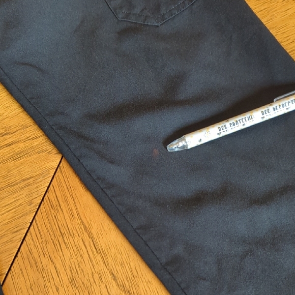 Figs Women's Black Yola Skinny Cargo Scrub Pants - Picture 7 of 10